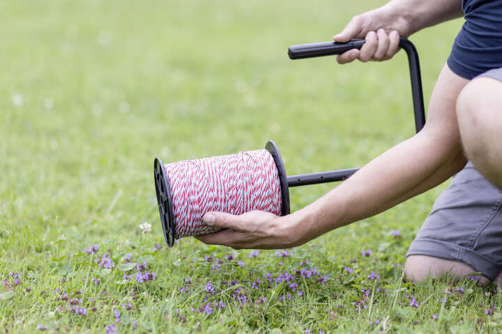 KERBL Einhand-Abrollhilfe für Weidezaunspulen